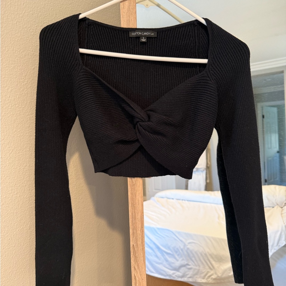 Isabelle’s Cabinet - Black Cropped Sweater